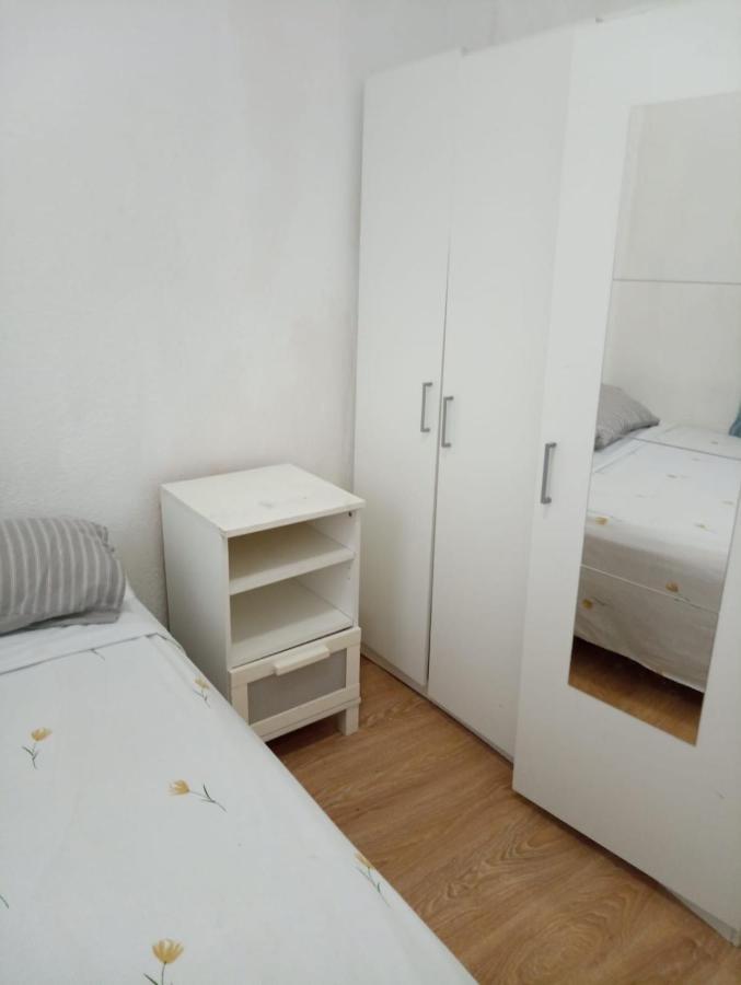 Appartamento Apartamento En Francos Rodriguez, Junto A Bravo Murillo Madrid Esterno foto